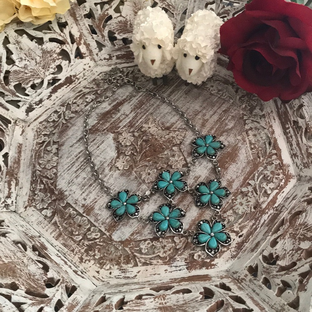 Turquoise stone flower jewelry